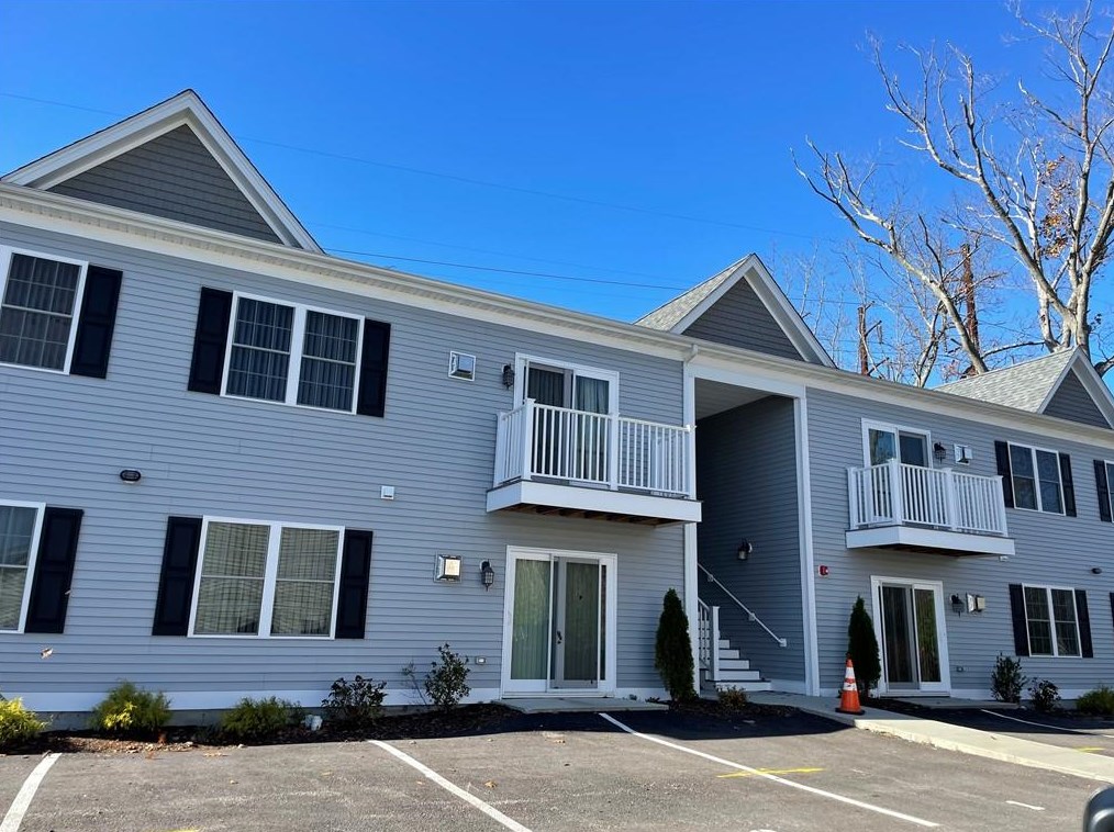 9 Gray Coach Ln #909, Cranston, RI 02921