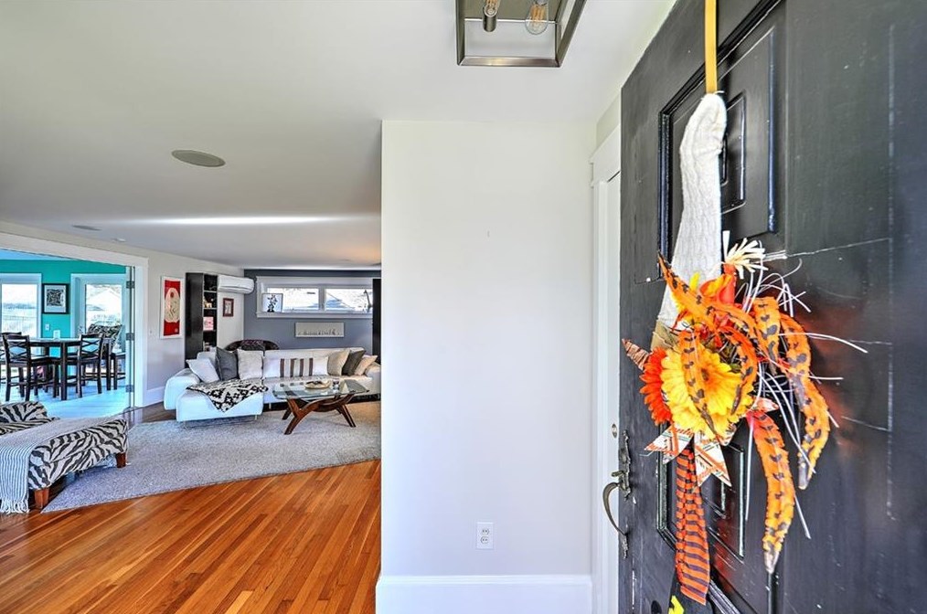 15 Standish Ave, Barrington, RI 02806