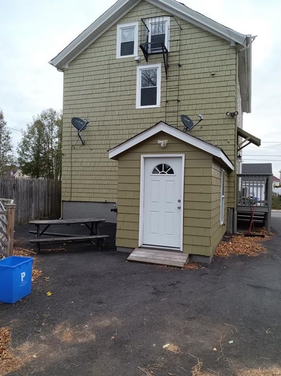 7 Viola St, Providence, RI 02909