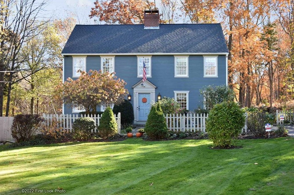 43 Wilbur Rd, Lincoln, RI 02865