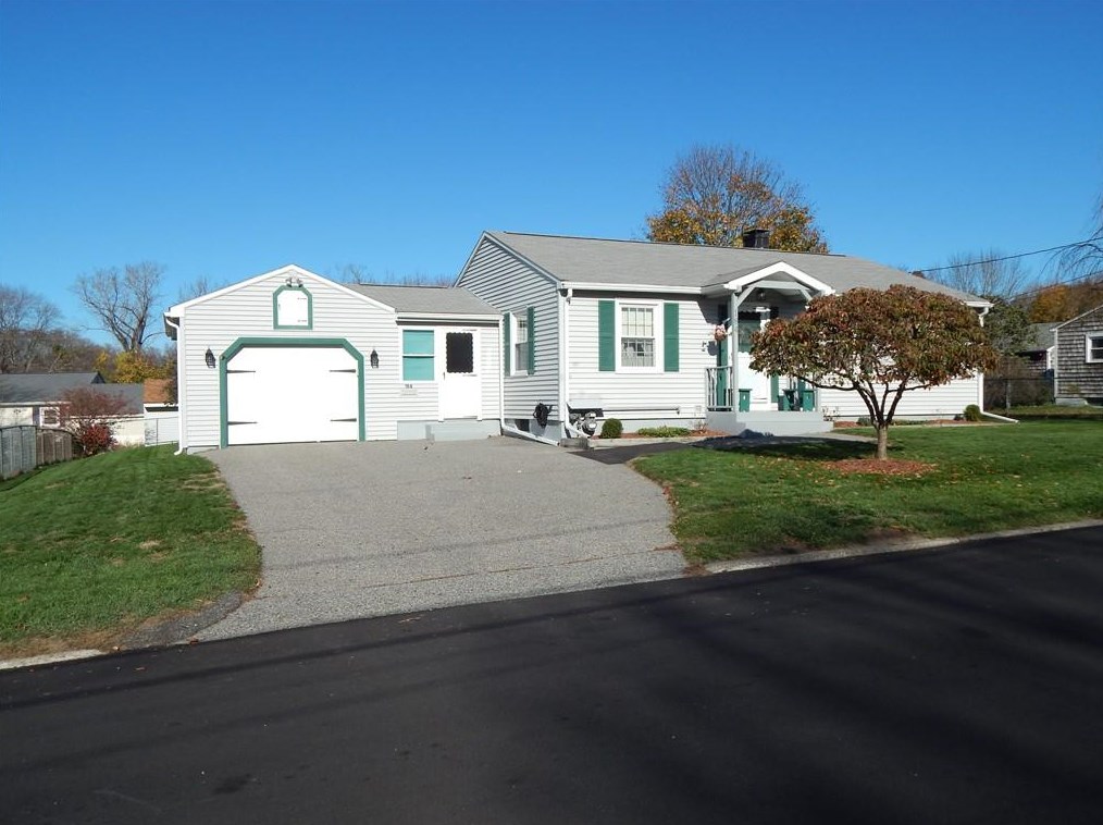 184 Nimitz Rd, Woonsocket, RI 02895