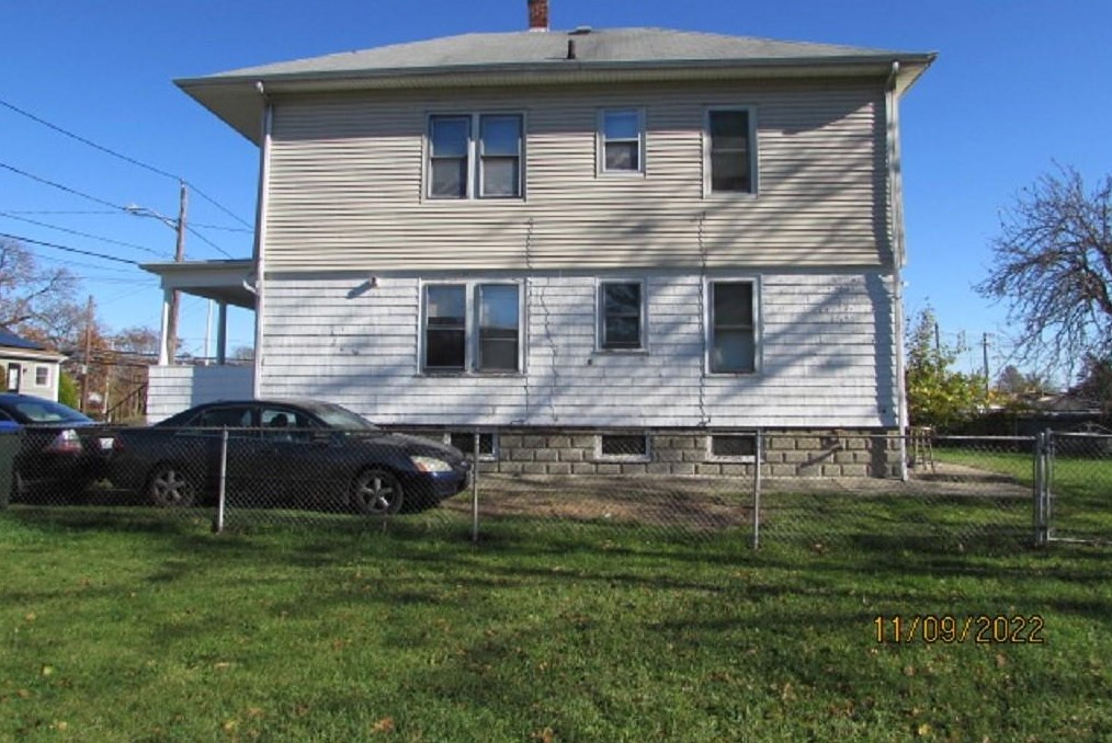 12 Liege St, Providence, RI 02908