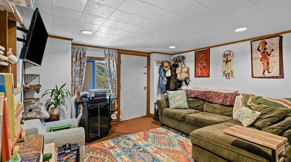 138 Gleaner Chapel Rd, Scituate RI  02857-1269 exterior