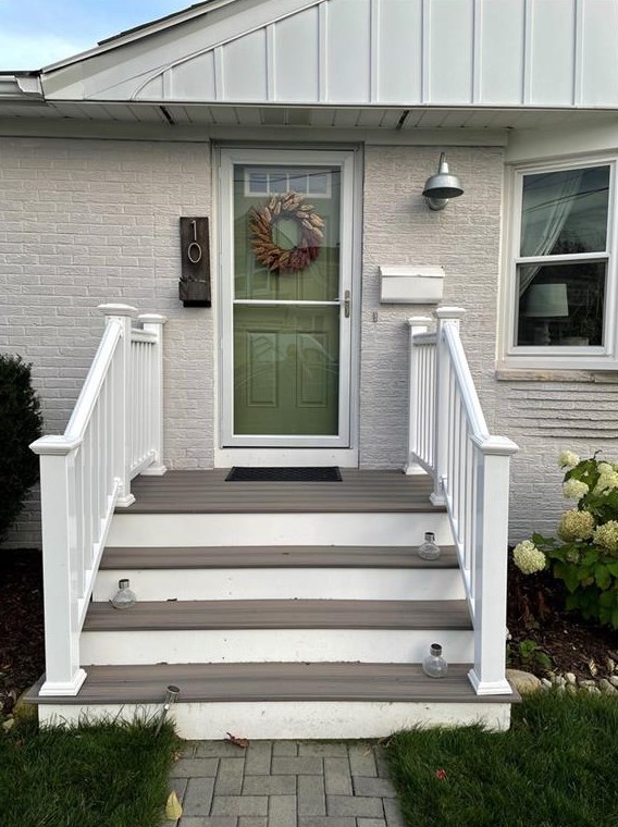 10 Pine St, North Providence, RI 02911