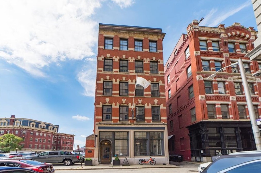 32 Custom House St #203, Providence, RI 02903