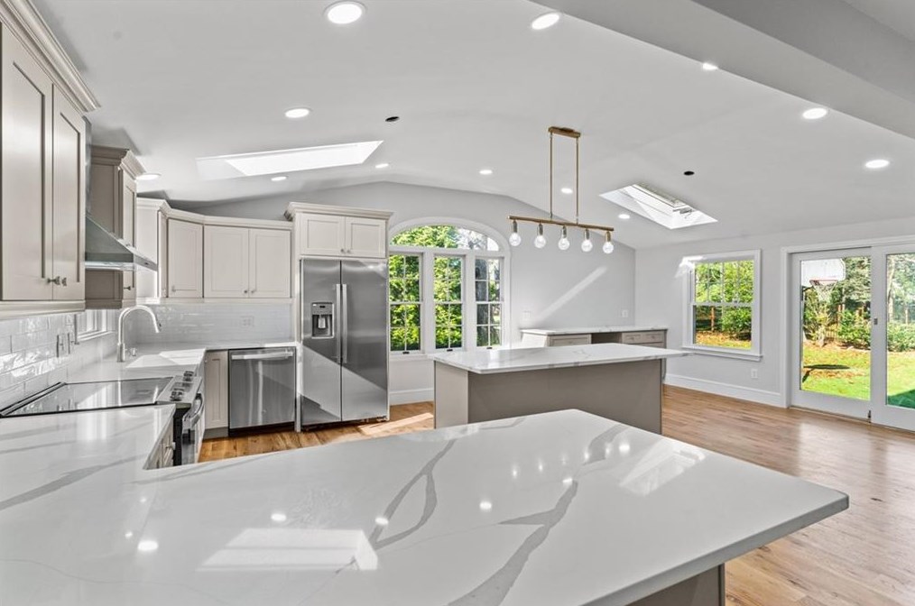 3 Tanglewood Dr, Barrington, RI 02806
