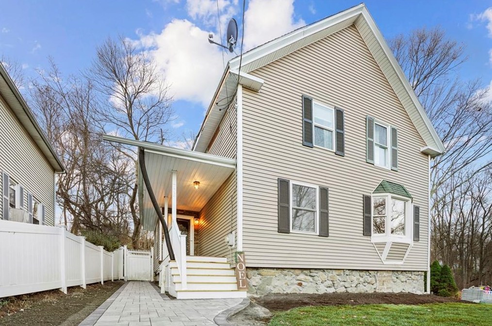 778 3rd Ave, Woonsocket, RI 02895