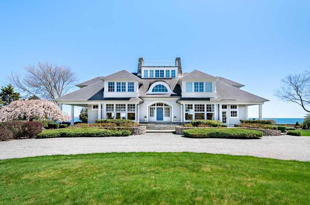 597 Beavertail Rd, Jamestown, RI 02835