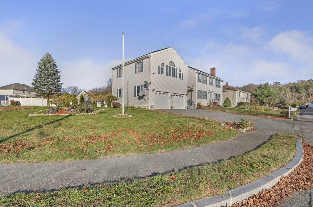 8 Jason Ln, Attleboro, MA 02703 exterior