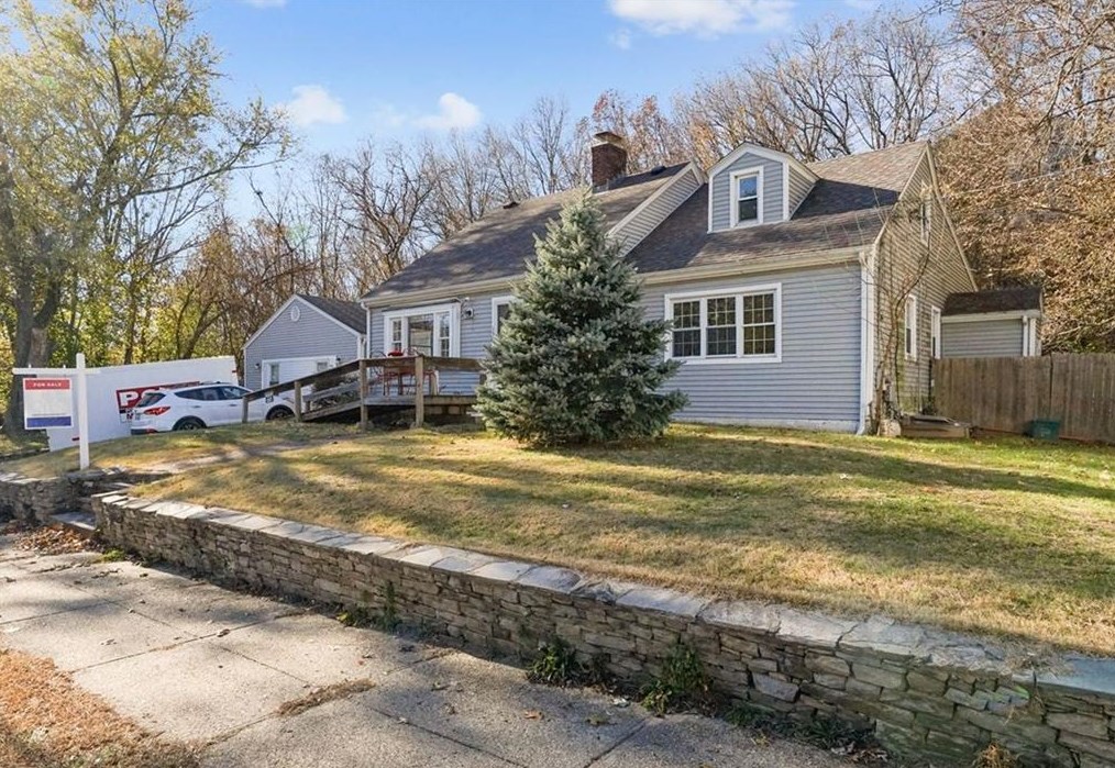 150 Ortoleva Dr, Providence, RI 02909