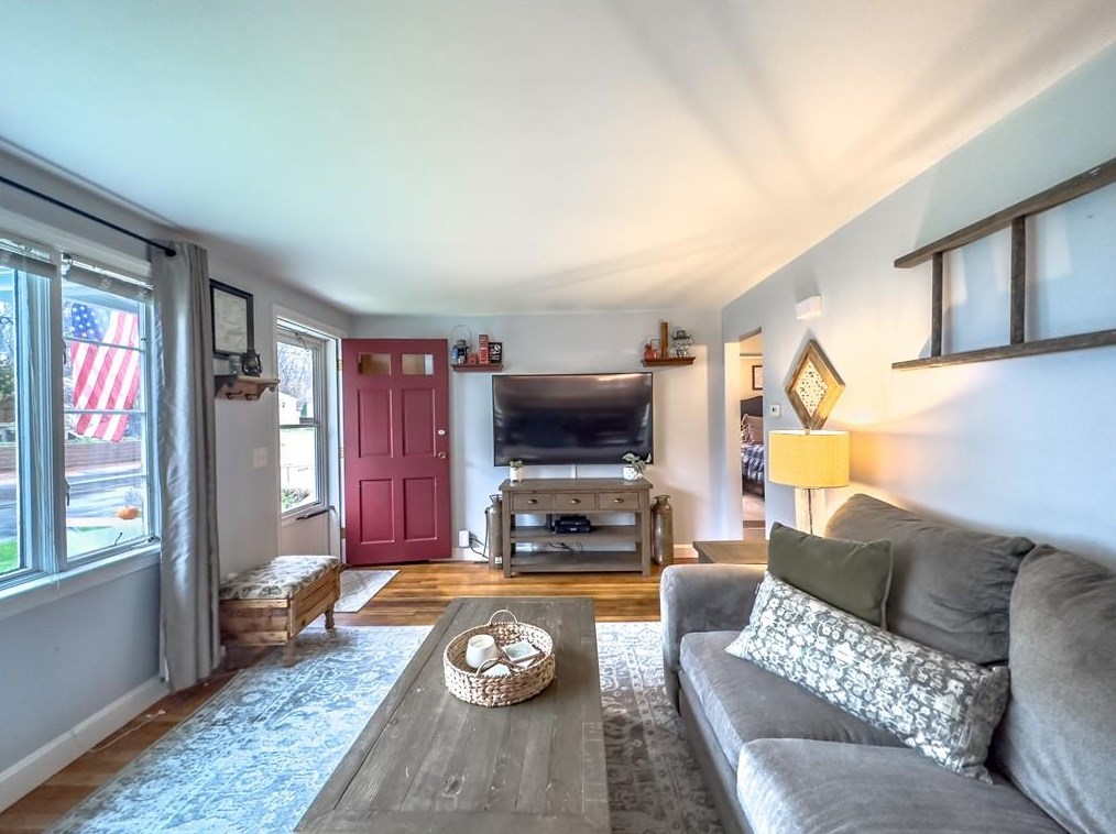 182 Roberta Ave, Woonsocket, RI 02895