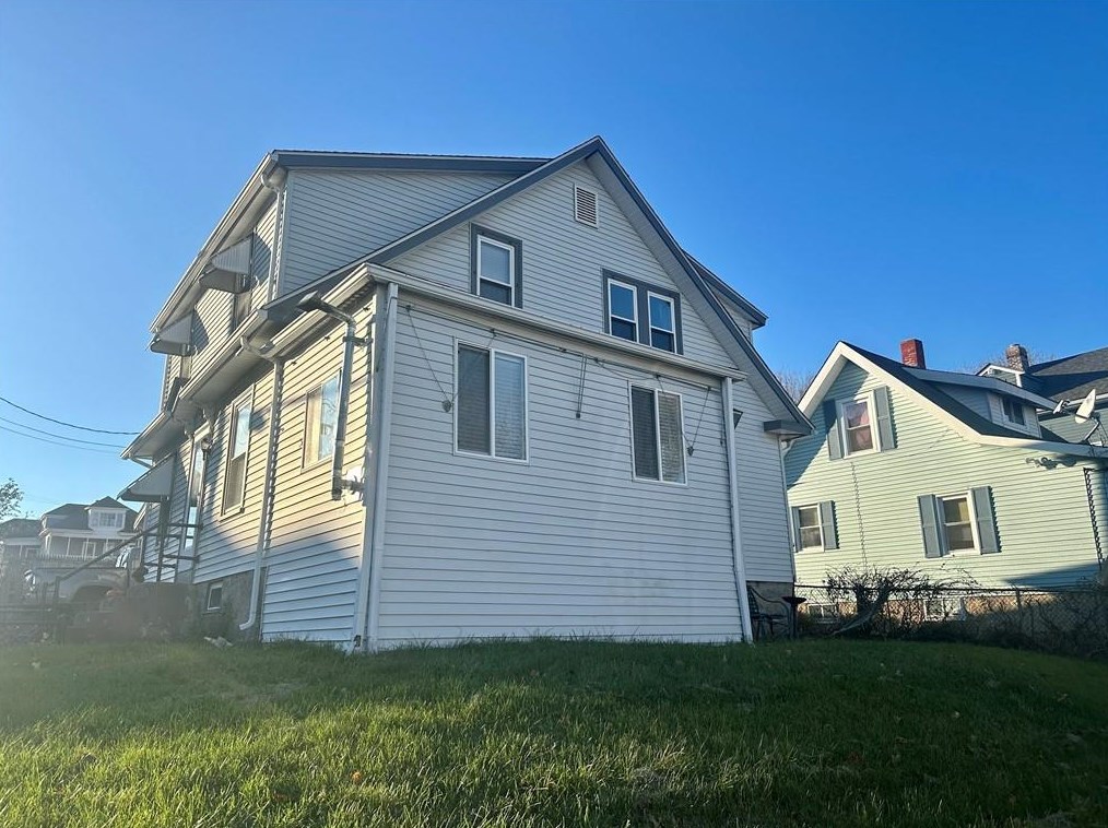 493 Olo St, Woonsocket, RI 02895