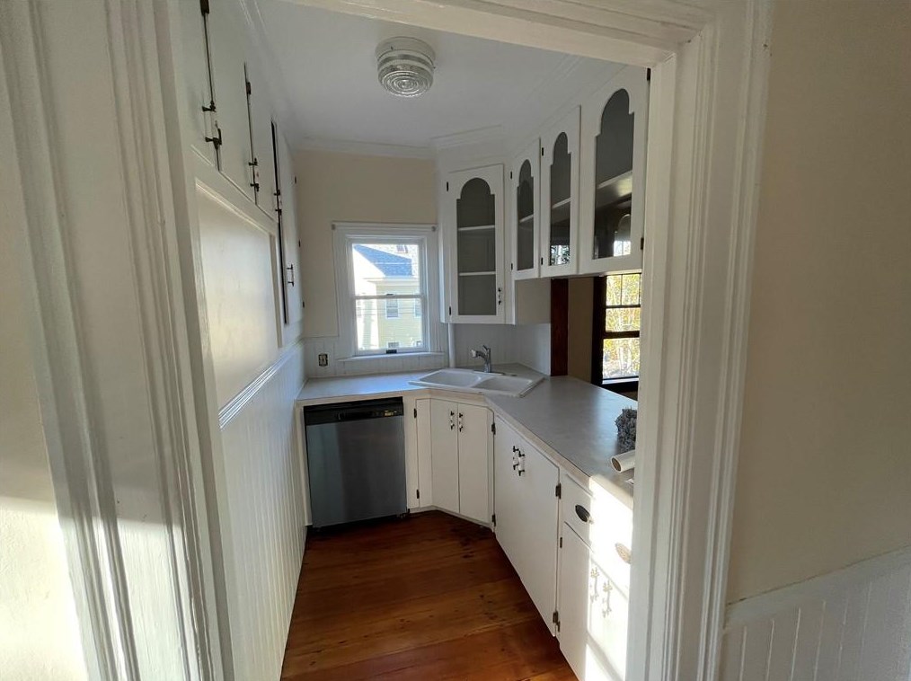 175 Wood St, Bristol RI  02809-3117 exterior