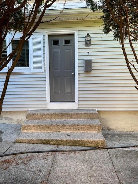 7 Melrose St, West Warwick, RI 02893-4114