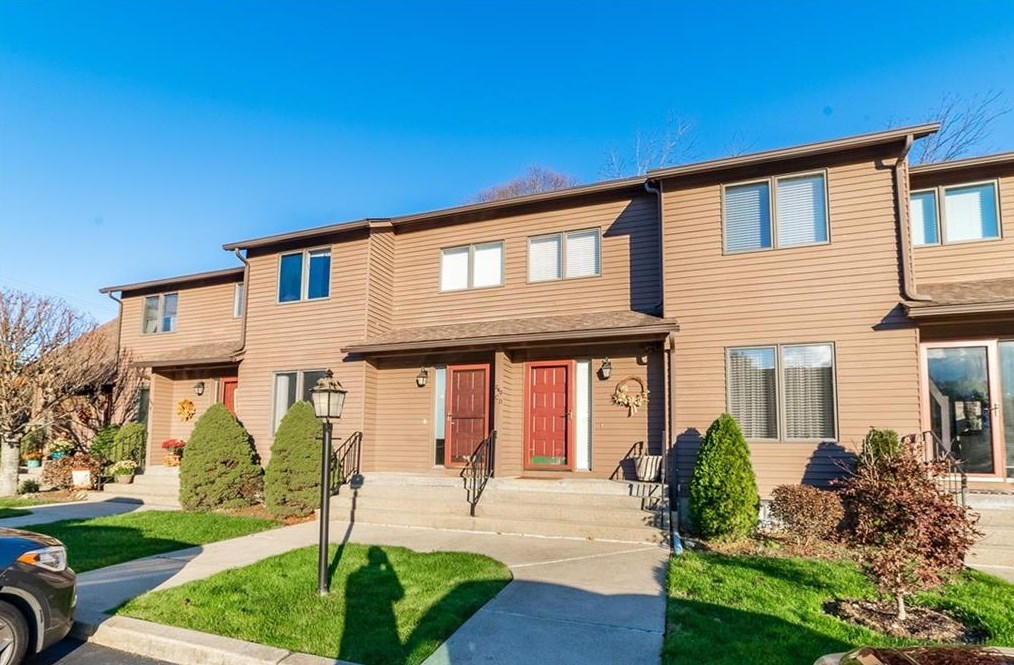 240 Mayfield Ave, Cranston RI 02920-2927 exterior