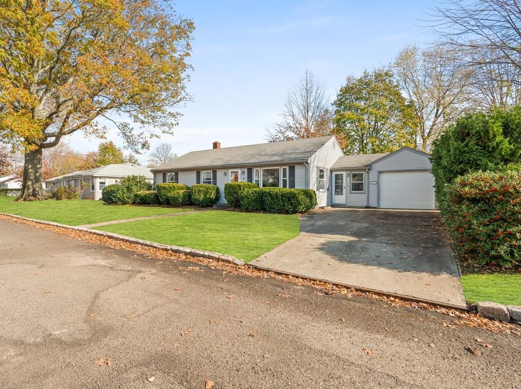 120 Bradford Ave, East Providence, RI 02914-1903