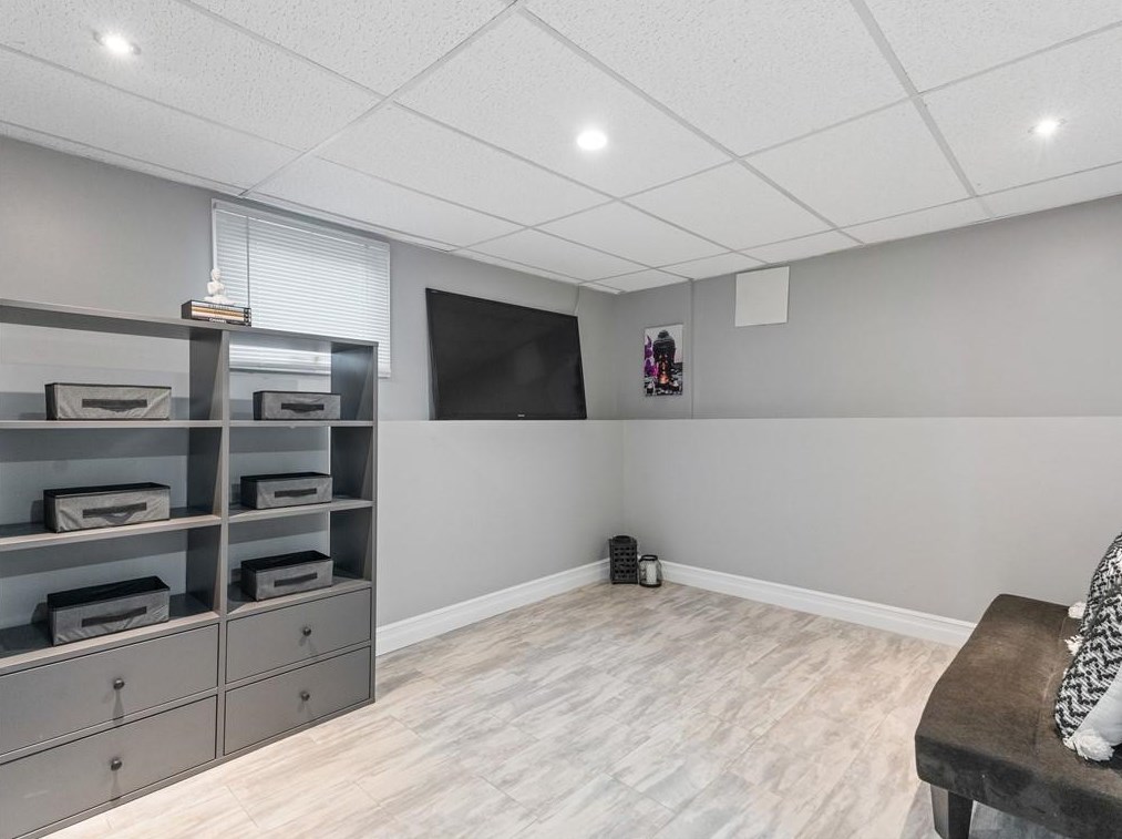 32 Andover St, Providence RI  02904-3924 exterior