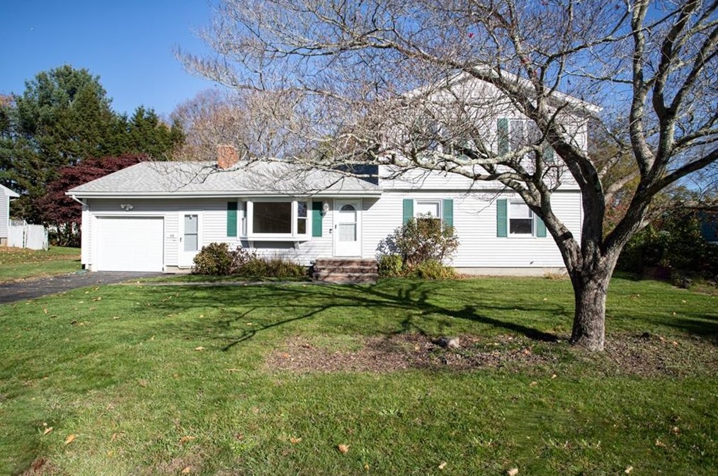 140 Montgomery St, Tiverton, RI 02878