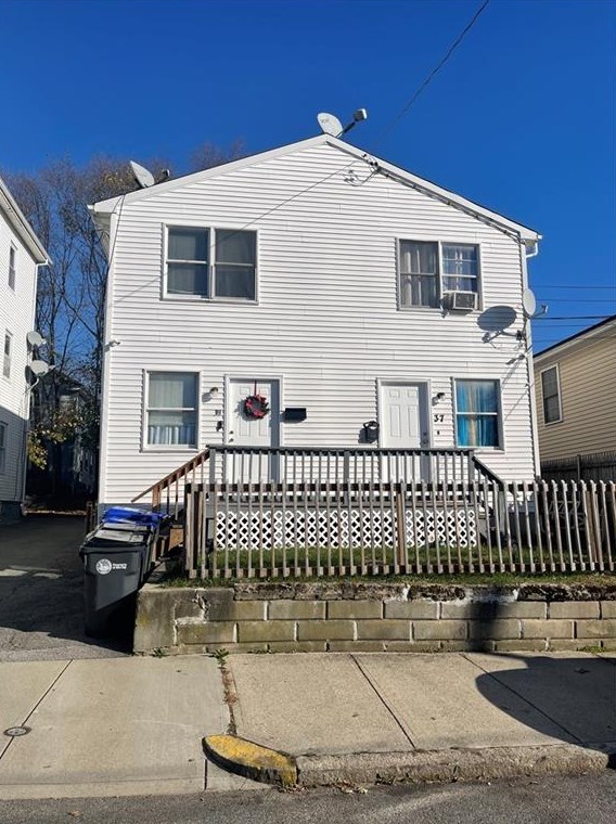 37 Lynch St, Providence, RI 02908