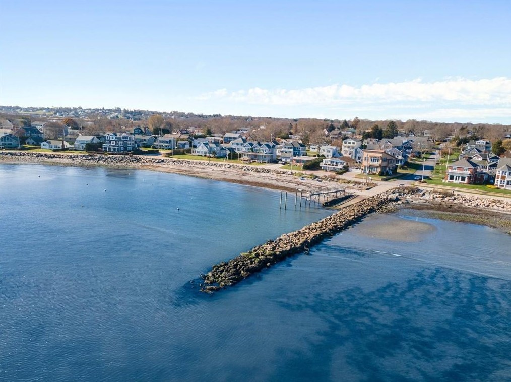 3 Onondega Rd, South Kingstown, RI 02882