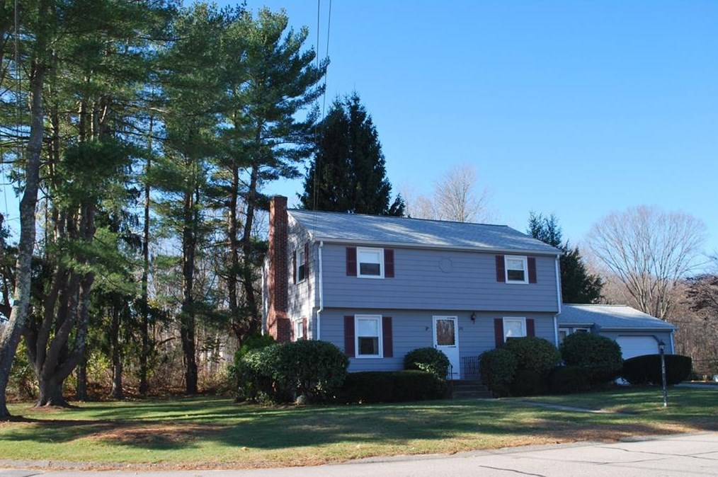 20 Peach Blossom Ln, Smithfield, RI 02828-1124