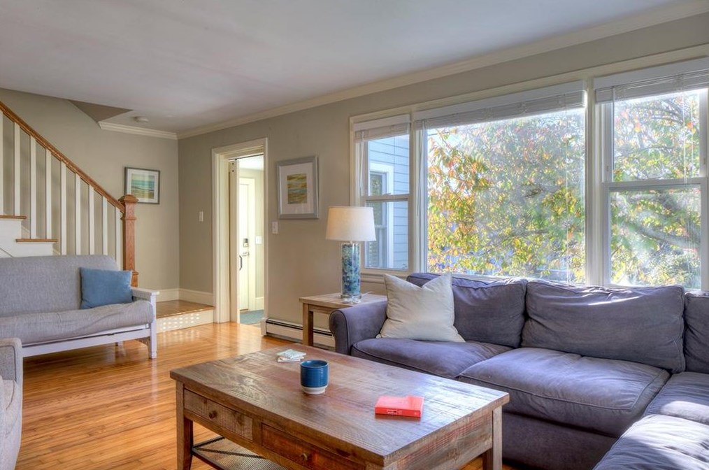 105 Ellery Ave, Middletown, RI 02842