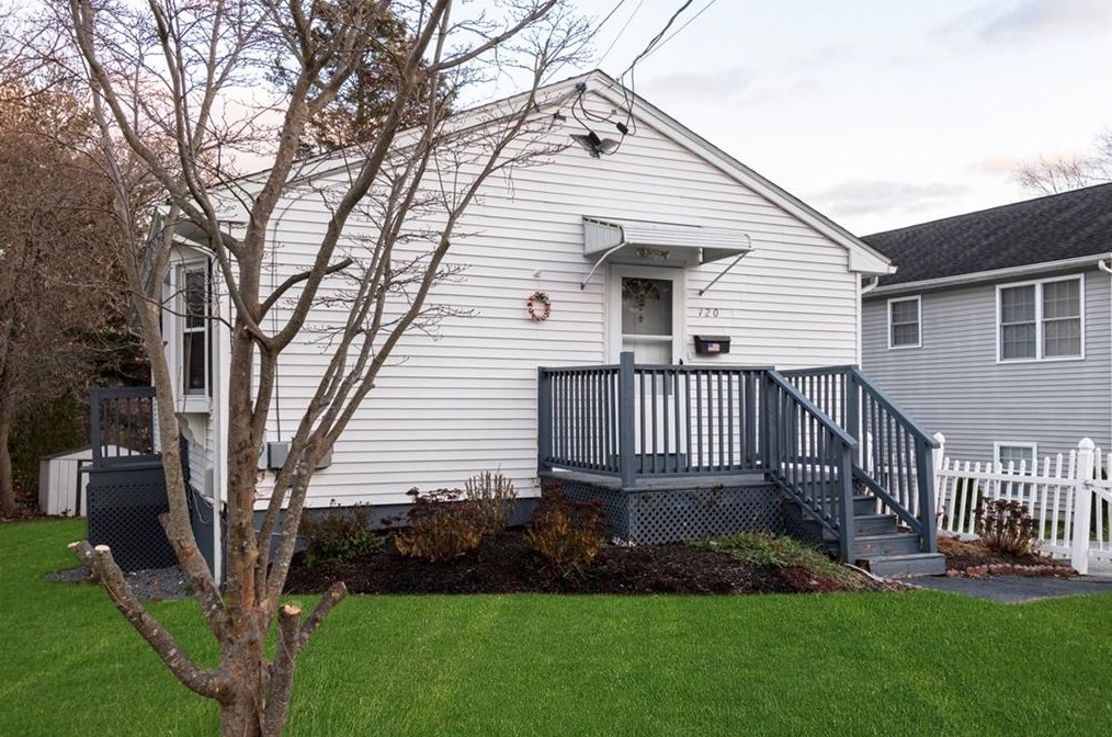 120 Asylum St, Woonsocket, RI 02895