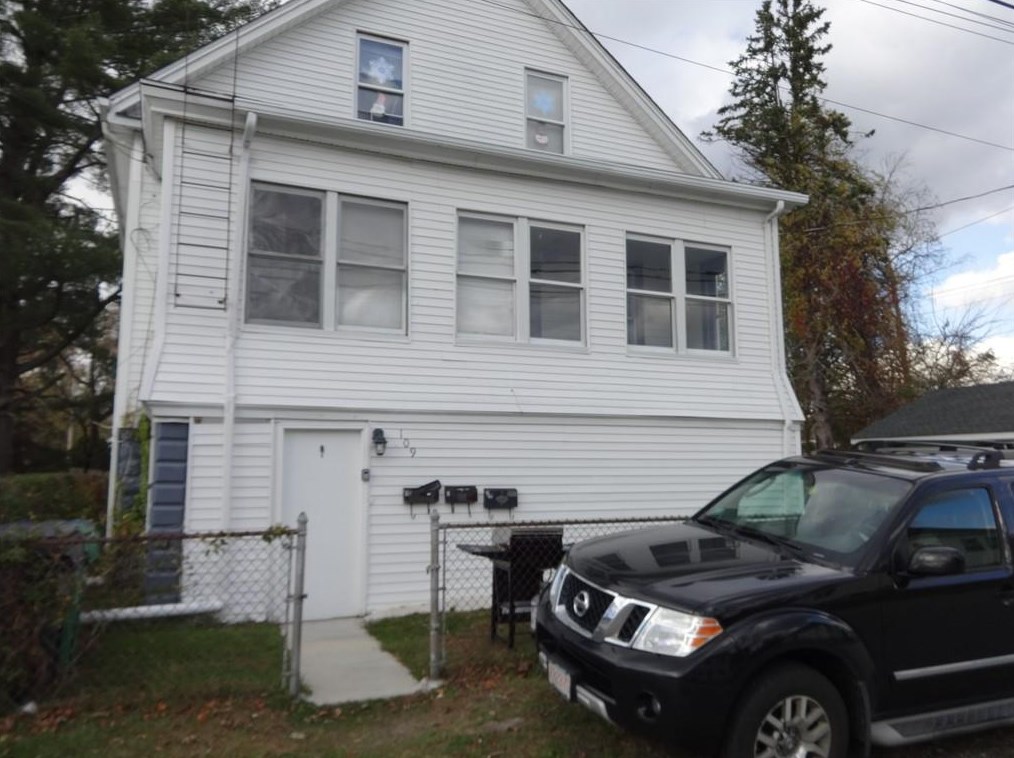 109 Winter Ave, Warwick, RI 02889