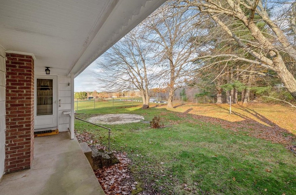 1940 Providence Pike, North Smithfield RI  02896-9304 exterior