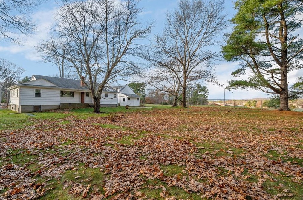 1940 Providence Pike, North Smithfield RI  02896-9304 exterior