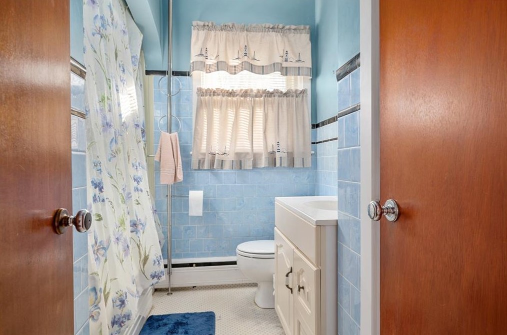 1940 Providence Pike, North Smithfield RI  02896-9304 exterior