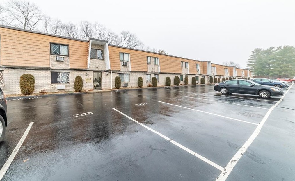 132 Hoffman Ave #204, Cranston, RI 02920