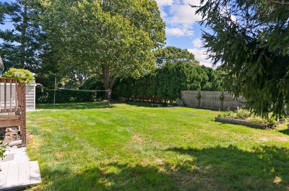 52 Kingswood Rd, Bristol RI  02809-1646 exterior