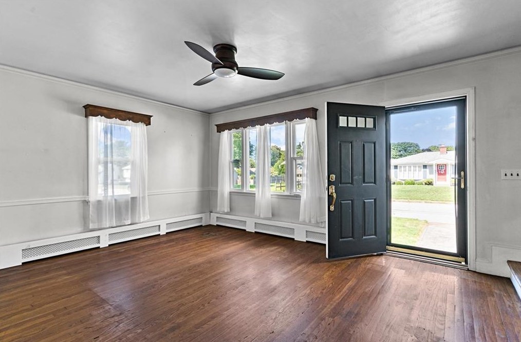 52 Kingswood Rd, Bristol RI  02809-1646 exterior