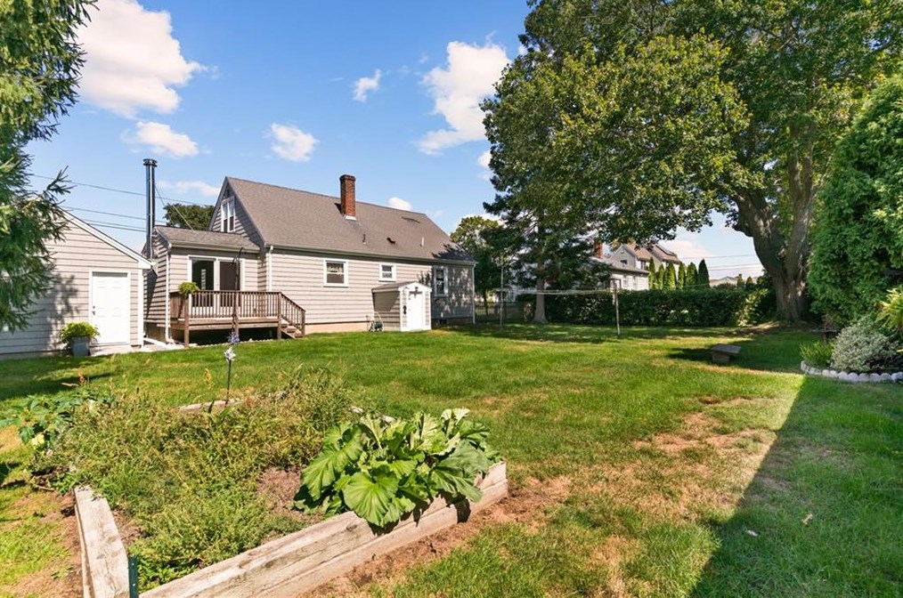 52 Kingswood Rd, Bristol RI  02809-1646 exterior