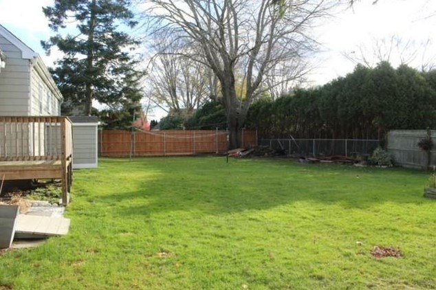 52 Kingswood Rd, Bristol RI  02809-1646 exterior