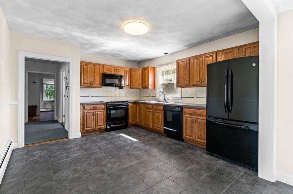 52 Kingswood Rd, Bristol RI  02809-1646 exterior