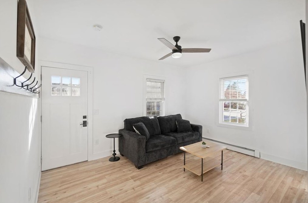 49 Randall St, Cranston RI  02920-5023 exterior