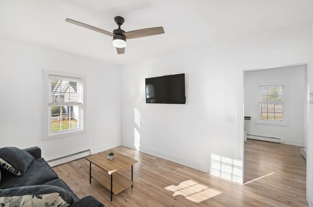 49 Randall St, Cranston RI  02920-5023 exterior