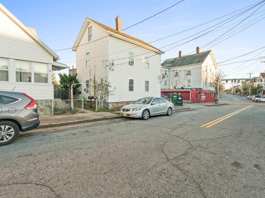 94 Webster Ave, Providence, RI 02909