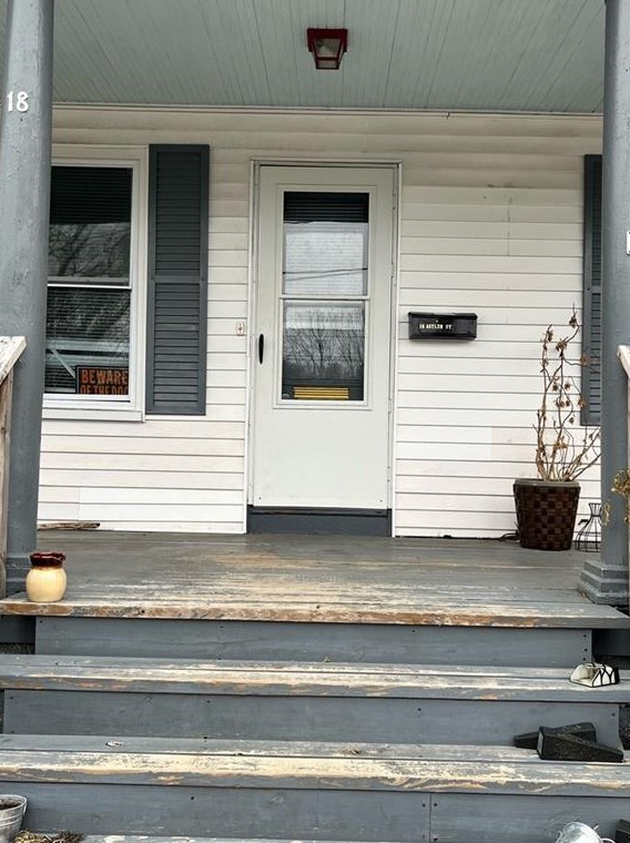 18 Asylum St, Woonsocket, RI 02895