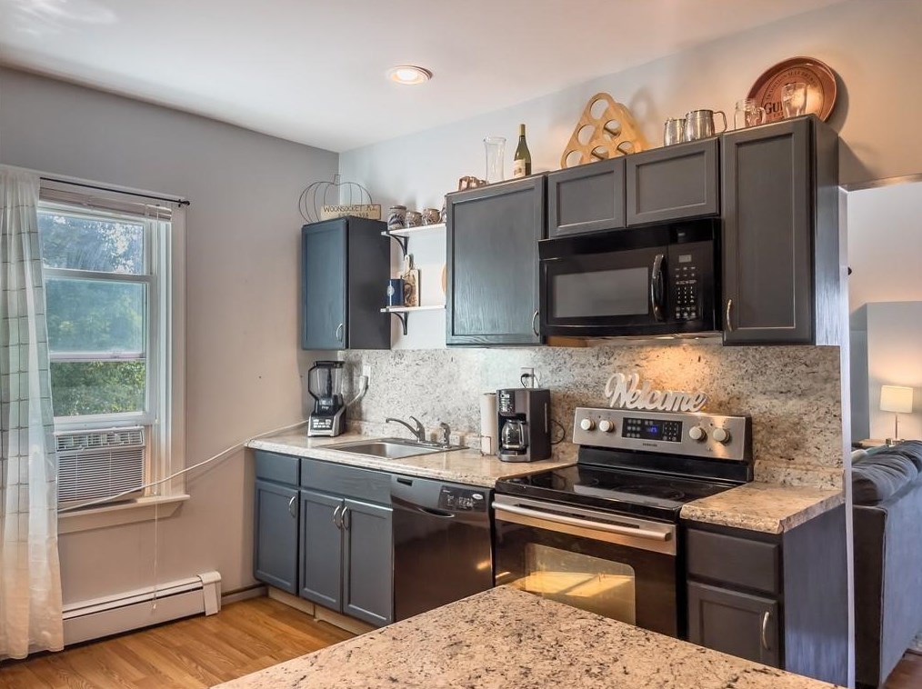 250 Cottage St #2, Woonsocket, RI 02895