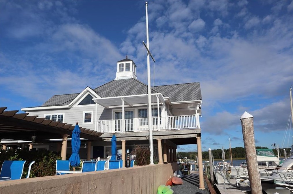 67 Esmond Ave, North Kingstown, RI 02852