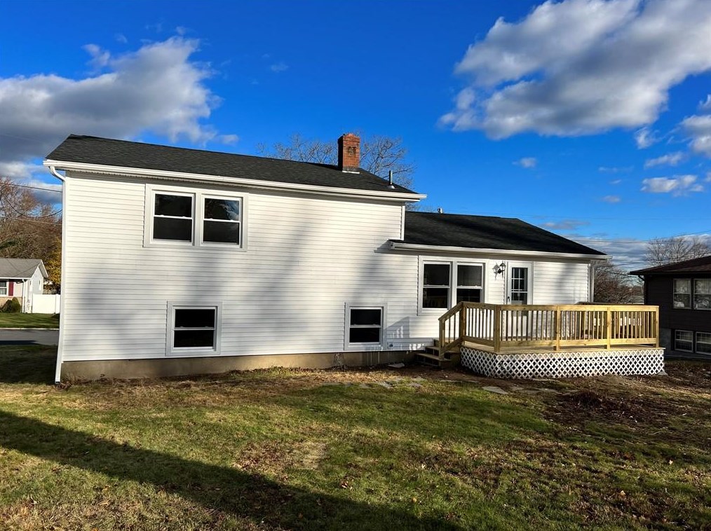 16 Meadowcrest Dr, Cumberland, RI 02864