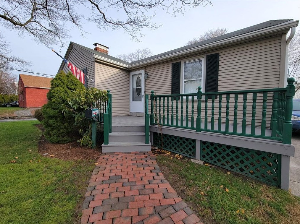 11 S Long St, Providence, RI 02919