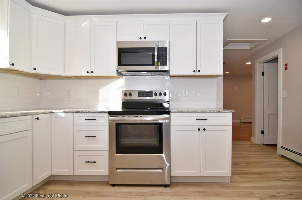 941 Chopmist Hill Rd, Scituate RI  02857-1043 exterior