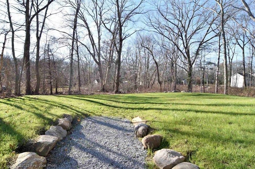 941 Chopmist Hill Rd, Scituate RI  02857-1043 exterior