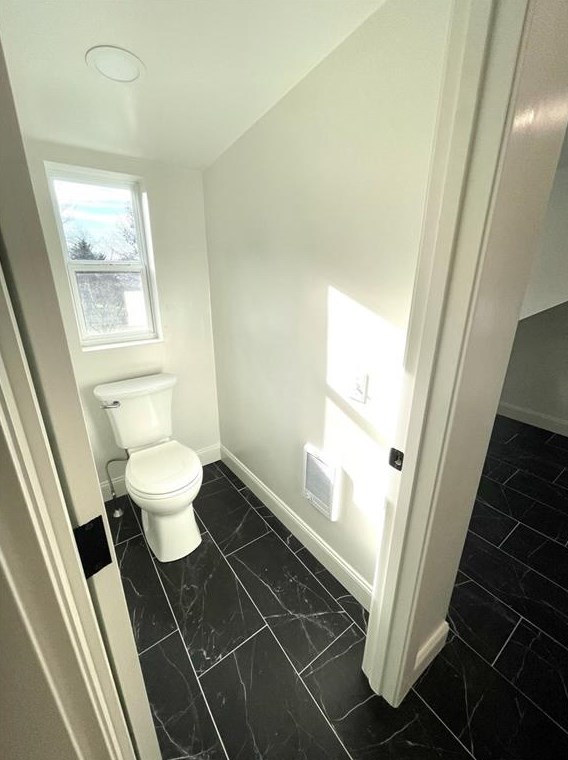 8 Jesse Davis Ln, Barrington RI  02806-4422 exterior