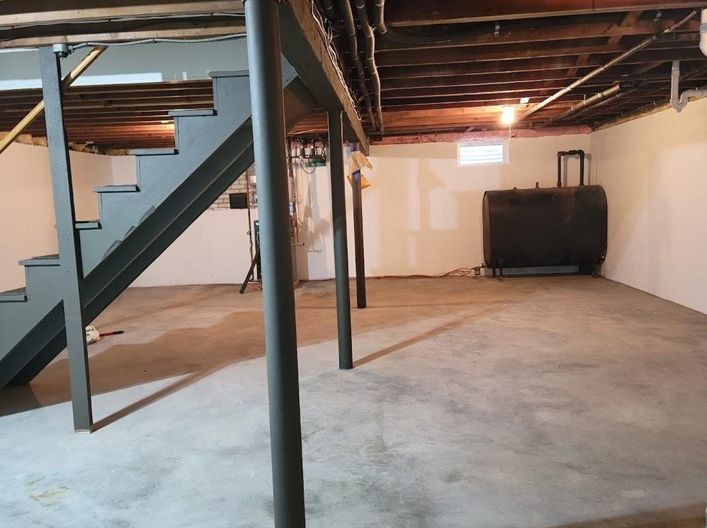 8 Jesse Davis Ln, Barrington RI  02806-4422 exterior