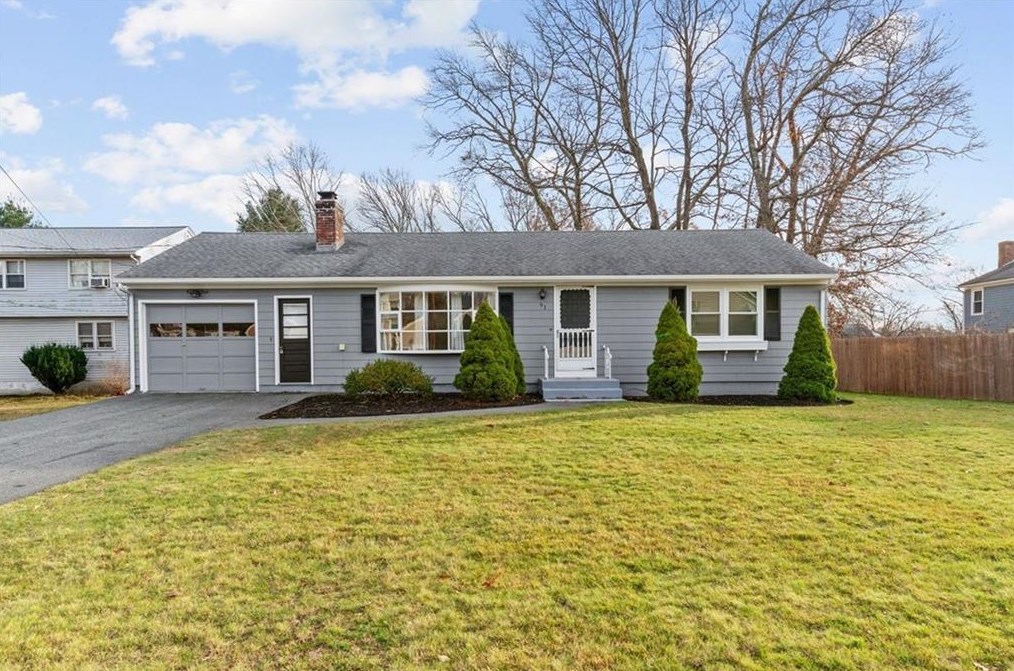 91 Bear Hill Rd, Cumberland, RI 02864
